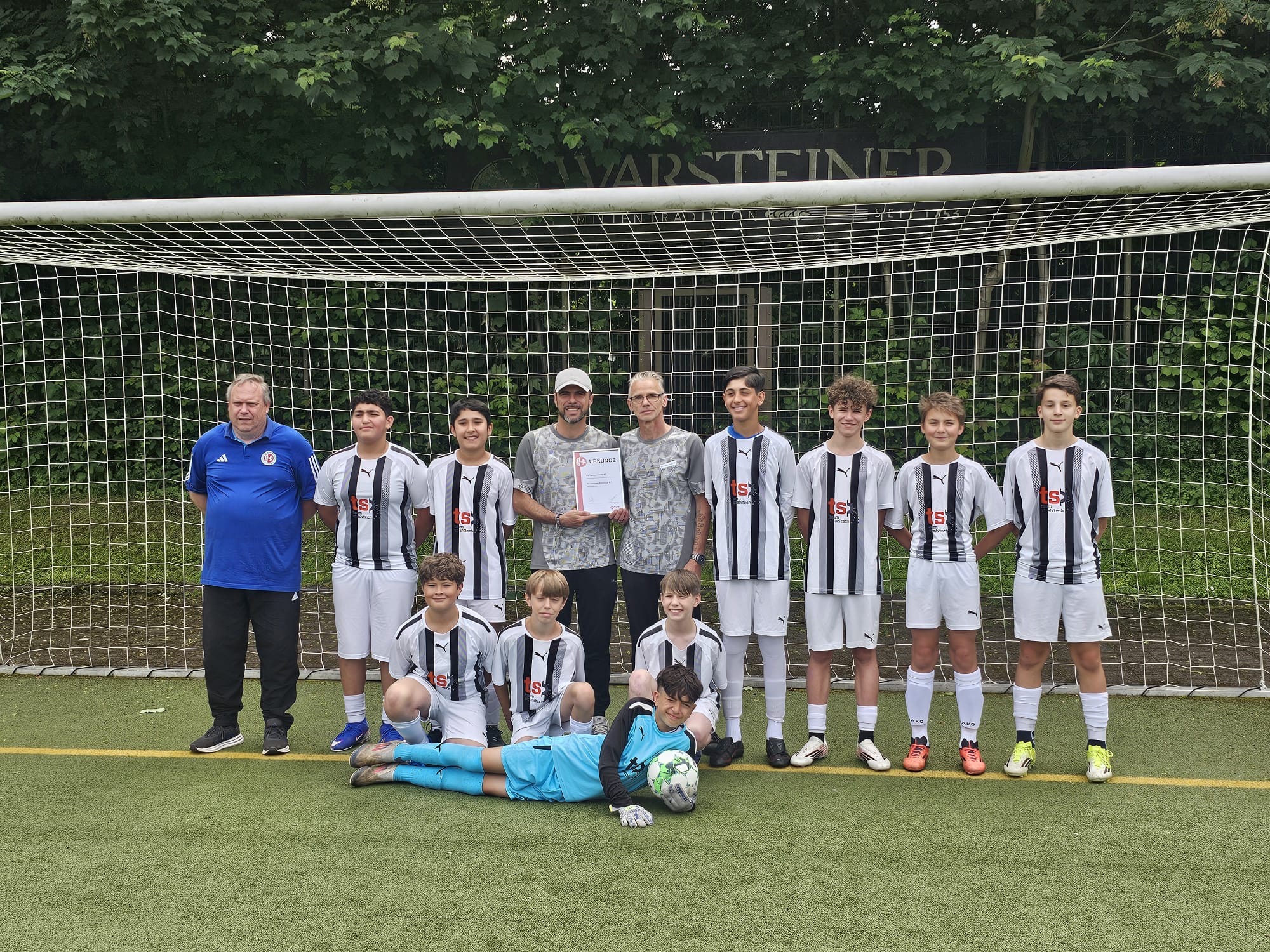 Herzlichen Glückwunsch an unsere D1 - Junioren zum Meister 2025/26 der Kreisliga C und zum Aufstieg in die Kreisliga B. 🥳💪 Ihr habt es euch verdient nach einer sehr guten Rückrunde.